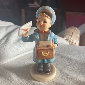 Hummel Figurine the “Postman” #119